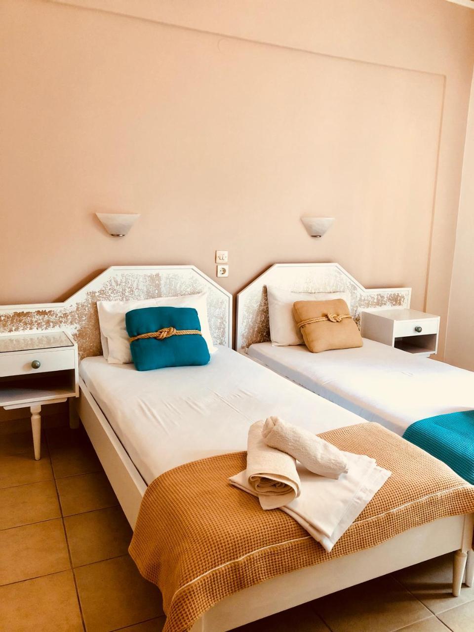 Ágios Kírykos Hotel George מראה חיצוני תמונה